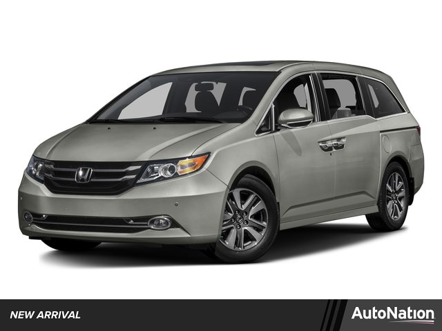 2016 Honda Odyssey Touring's photo
