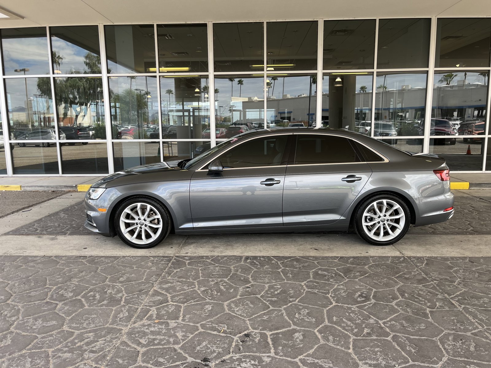 2019 Audi A4 2.0T Premium photo 2