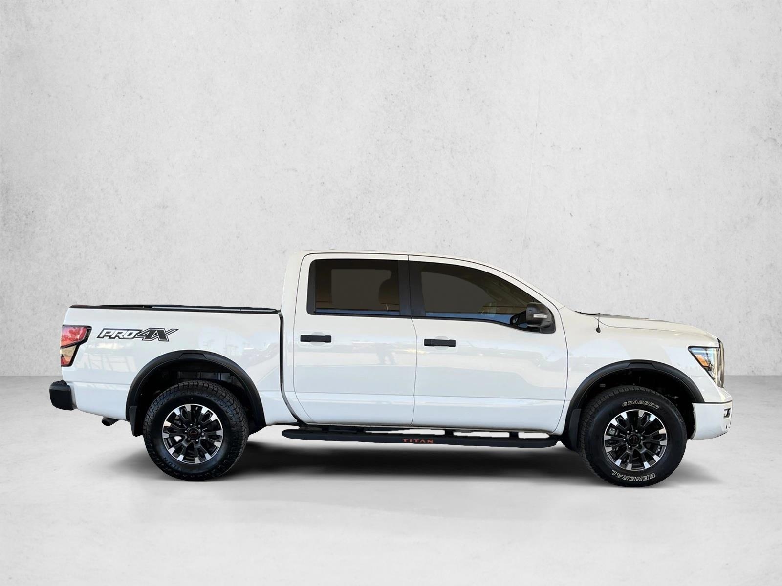 2020 Nissan Titan PRO-4X photo 4