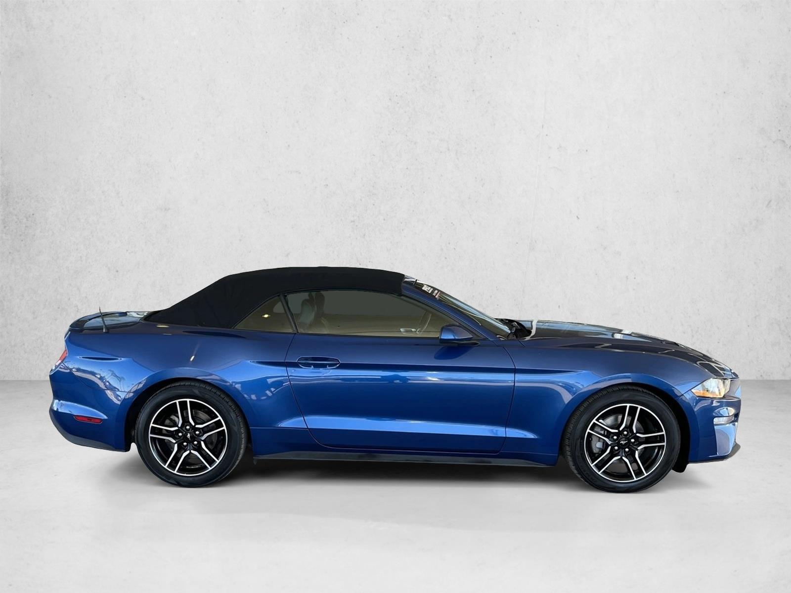 2022 Ford Mustang Convertible photo 4