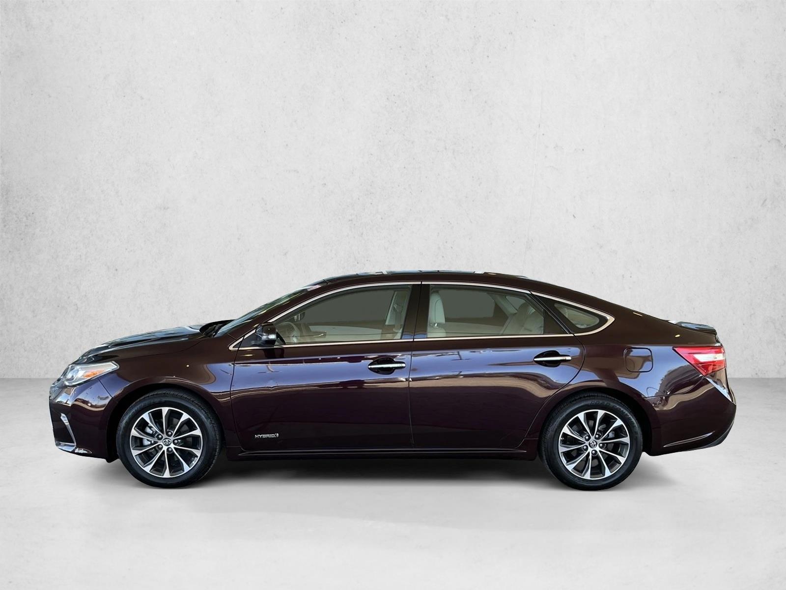 2017 Toyota Avalon Hybrid XLE Premium photo 2