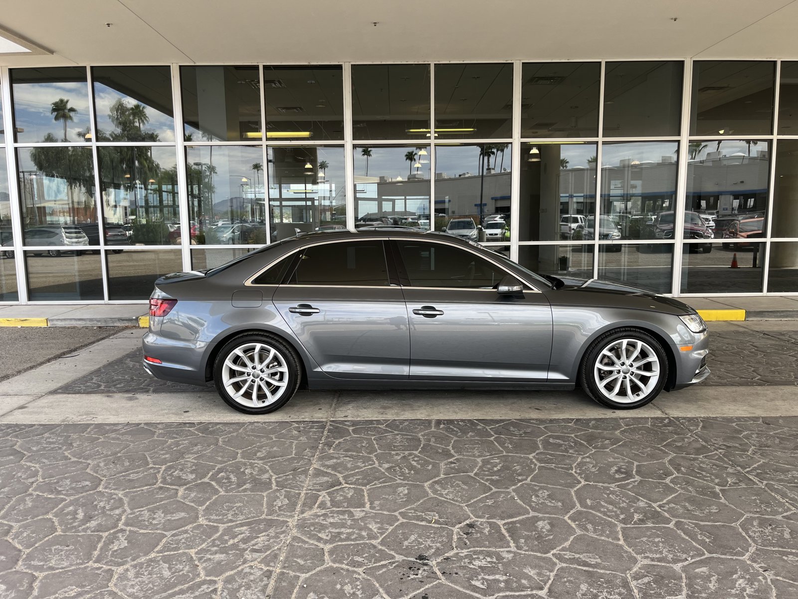 2019 Audi A4 2.0T Premium photo 4