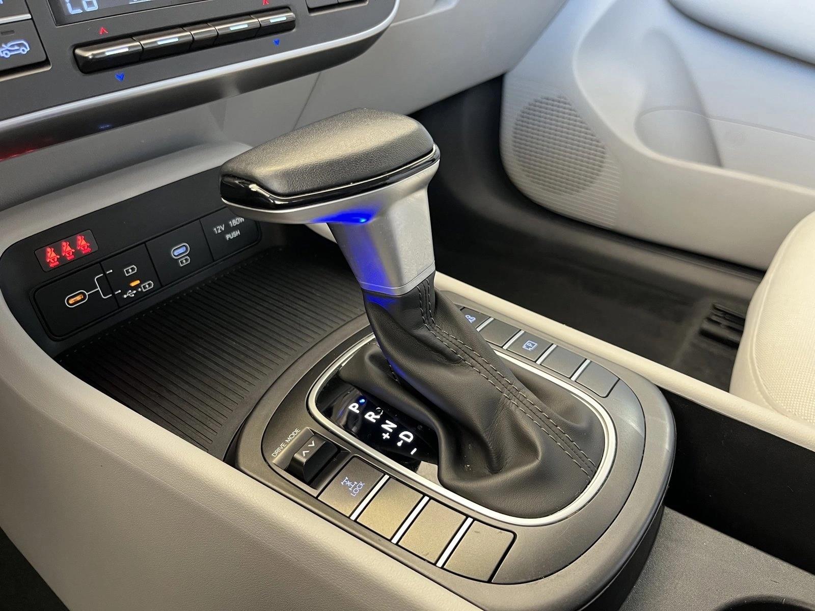 2025 Hyundai Kona SEL - Photo 16