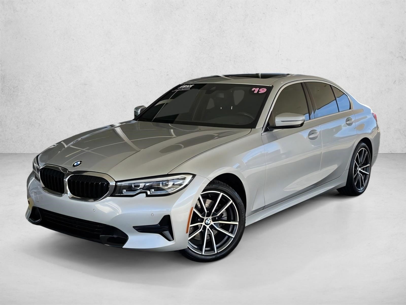 2019 BMW 3 Series 330i's photo