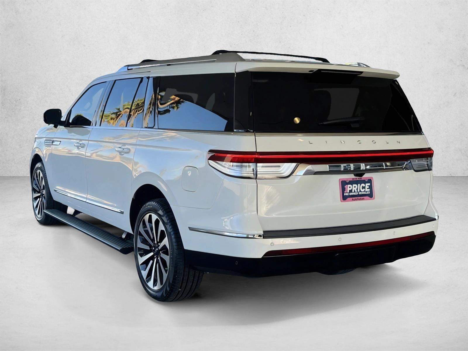 2024 Lincoln Navigator L Reserve photo 3