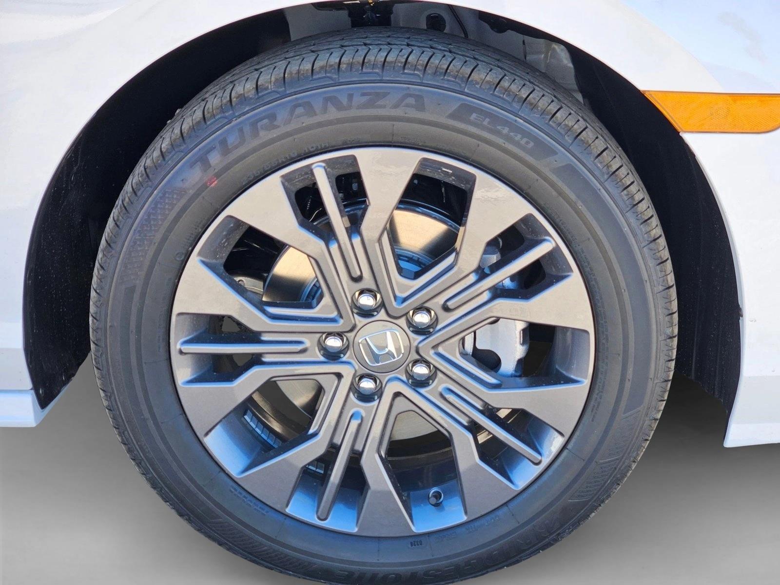 2026 Honda Odyssey Touring - Photo 10