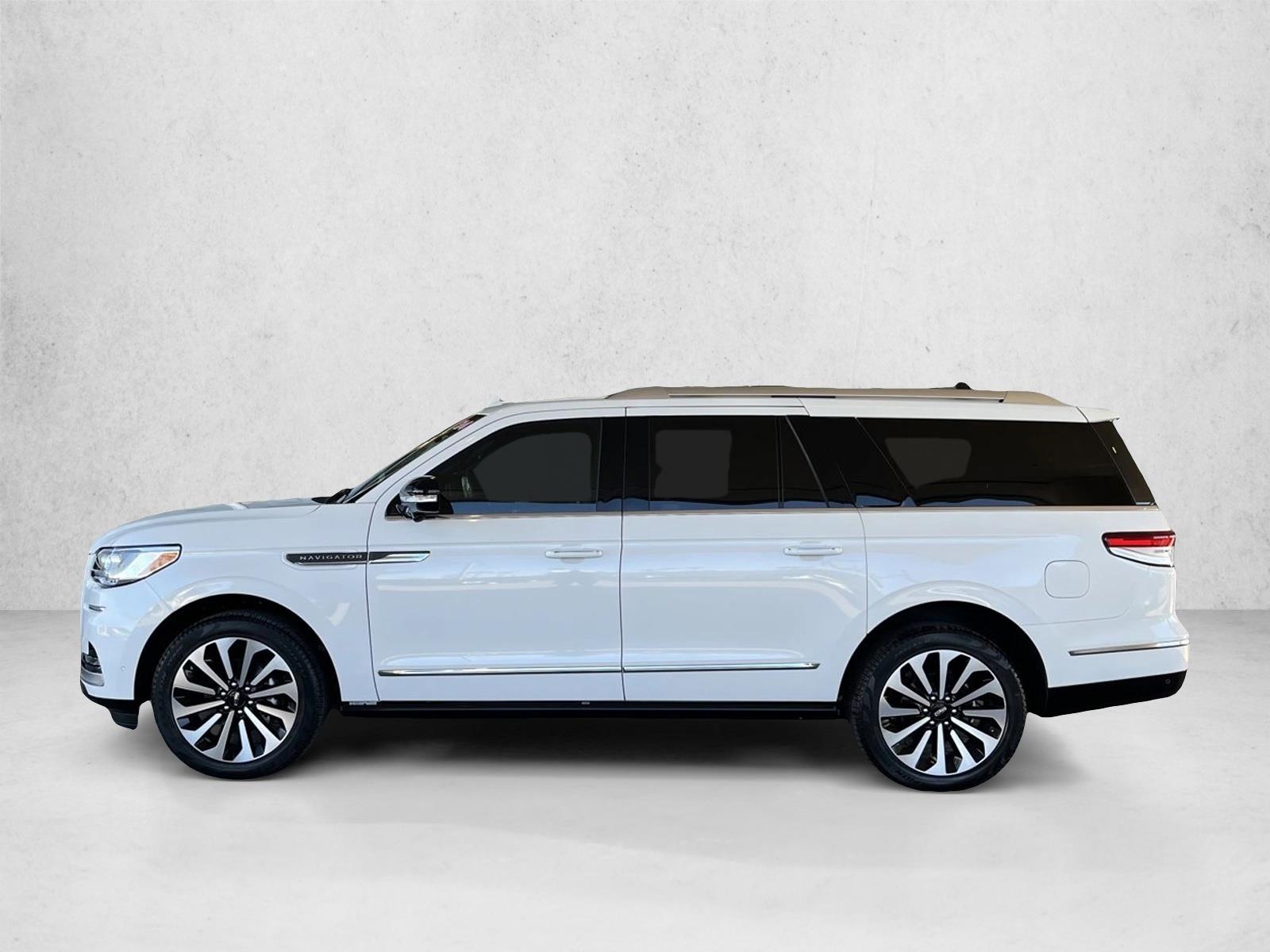2024 Lincoln Navigator L Reserve photo 2