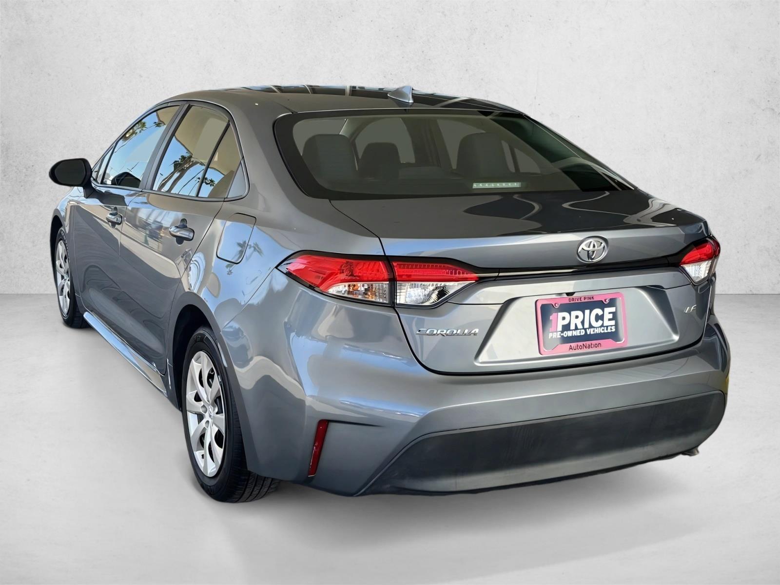 2023 Toyota Corolla LE photo 3