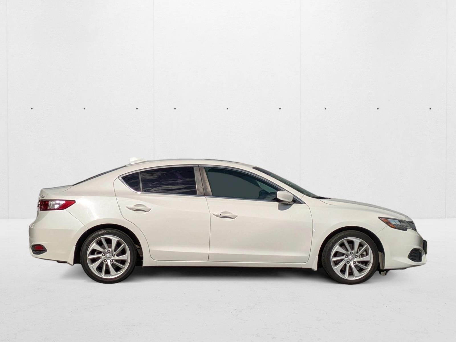 2017 Acura ILX Premium photo 3