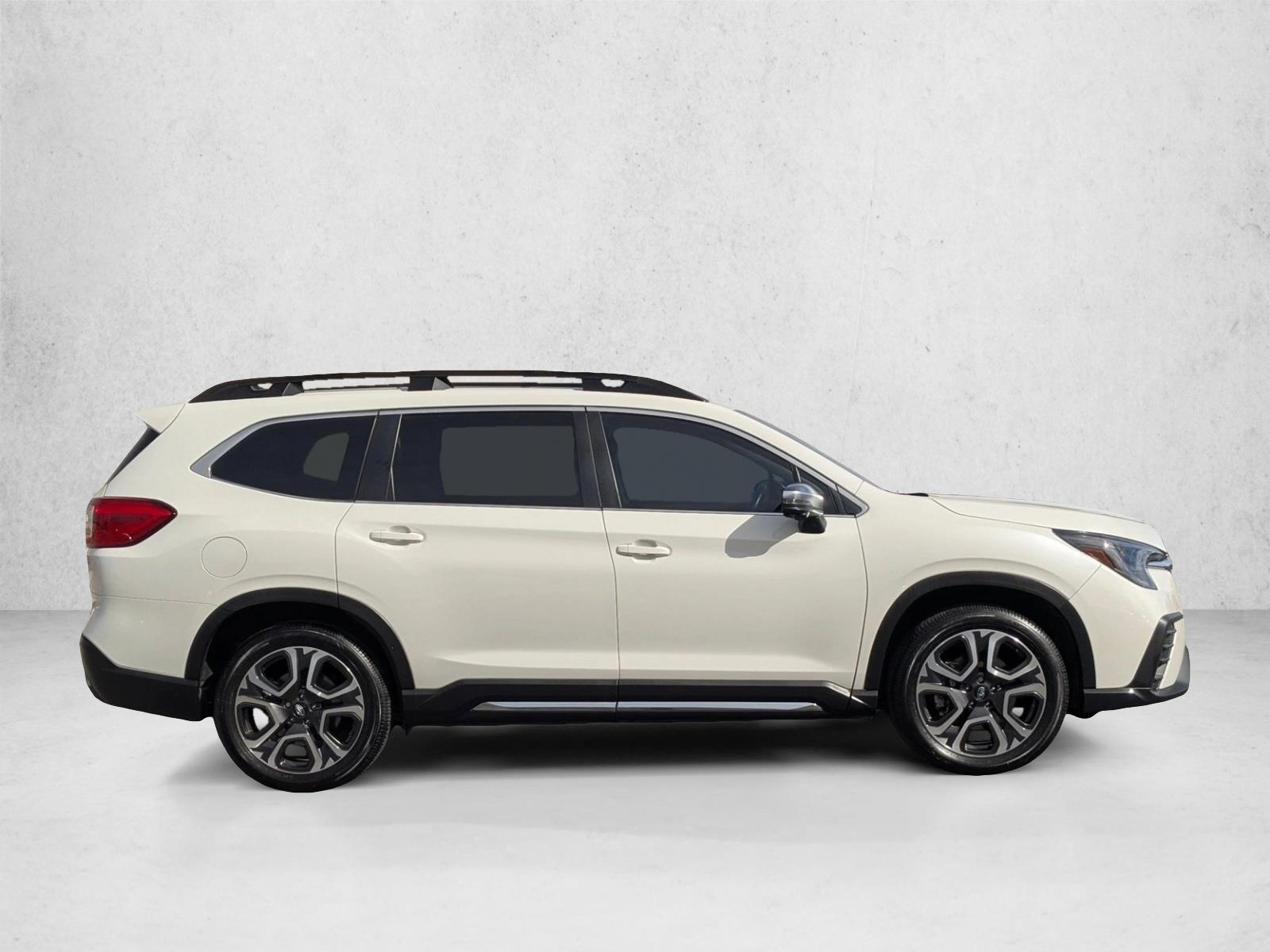 2023 Subaru Ascent Limited 7-Passenger photo 4