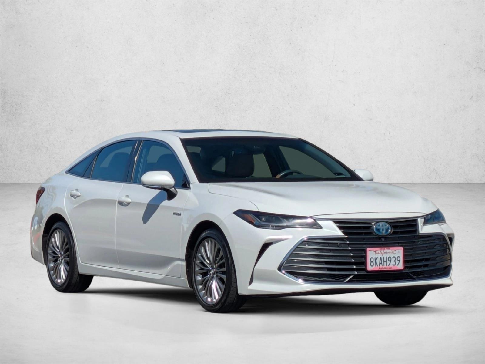 2019 Toyota Avalon Hybrid Limited photo 3