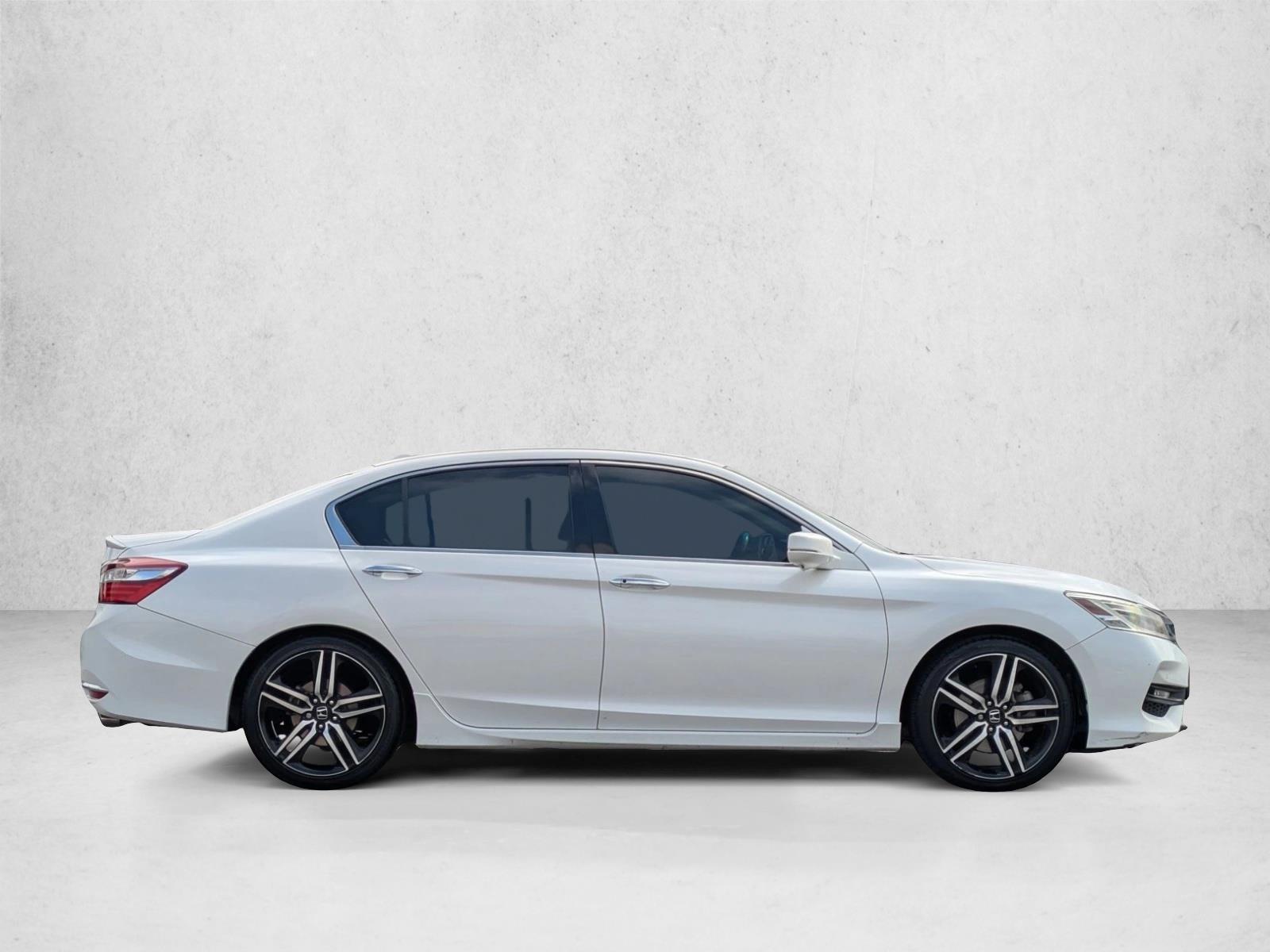 2017 Honda Accord Touring V6 photo 4