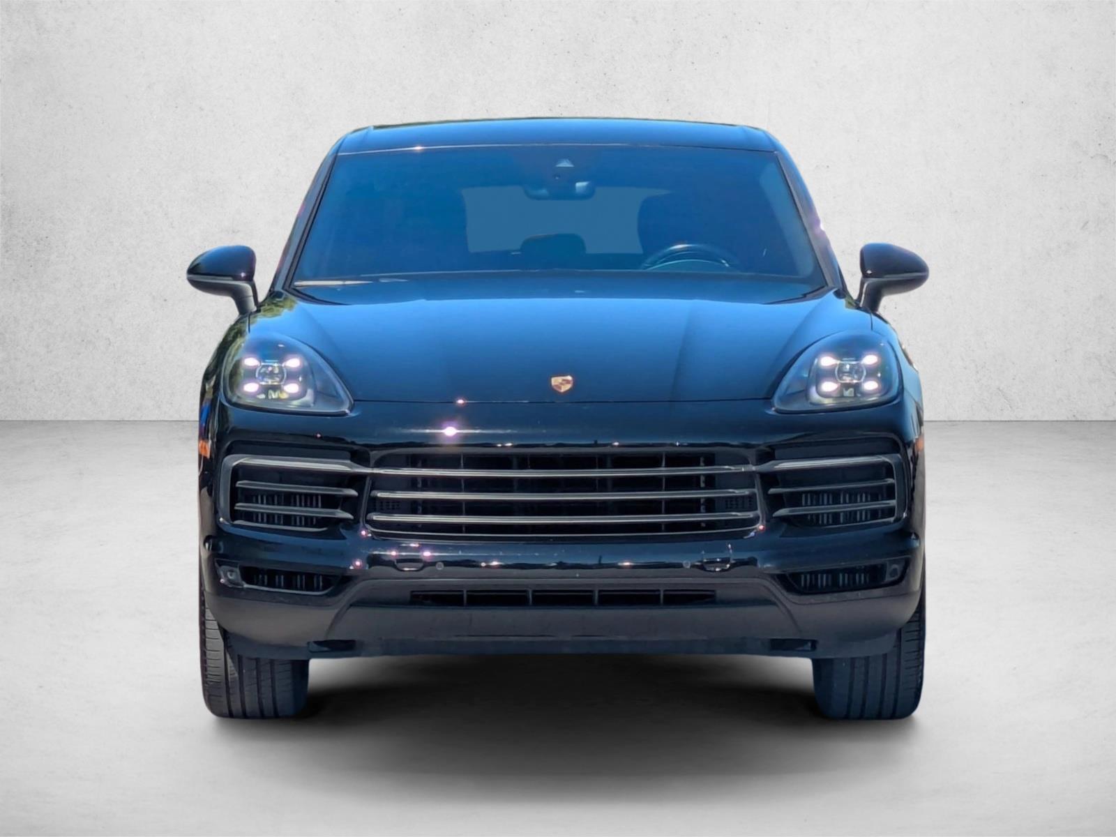 2020 Porsche Cayenne photo 3