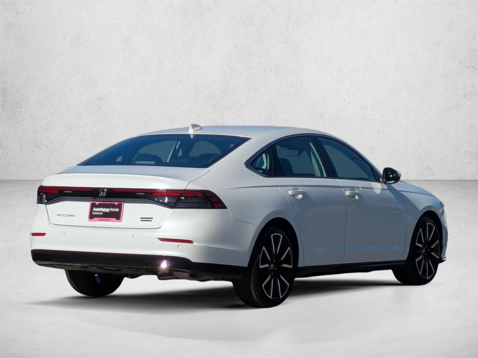 2025 Honda Accord Hybrid Touring photo 2