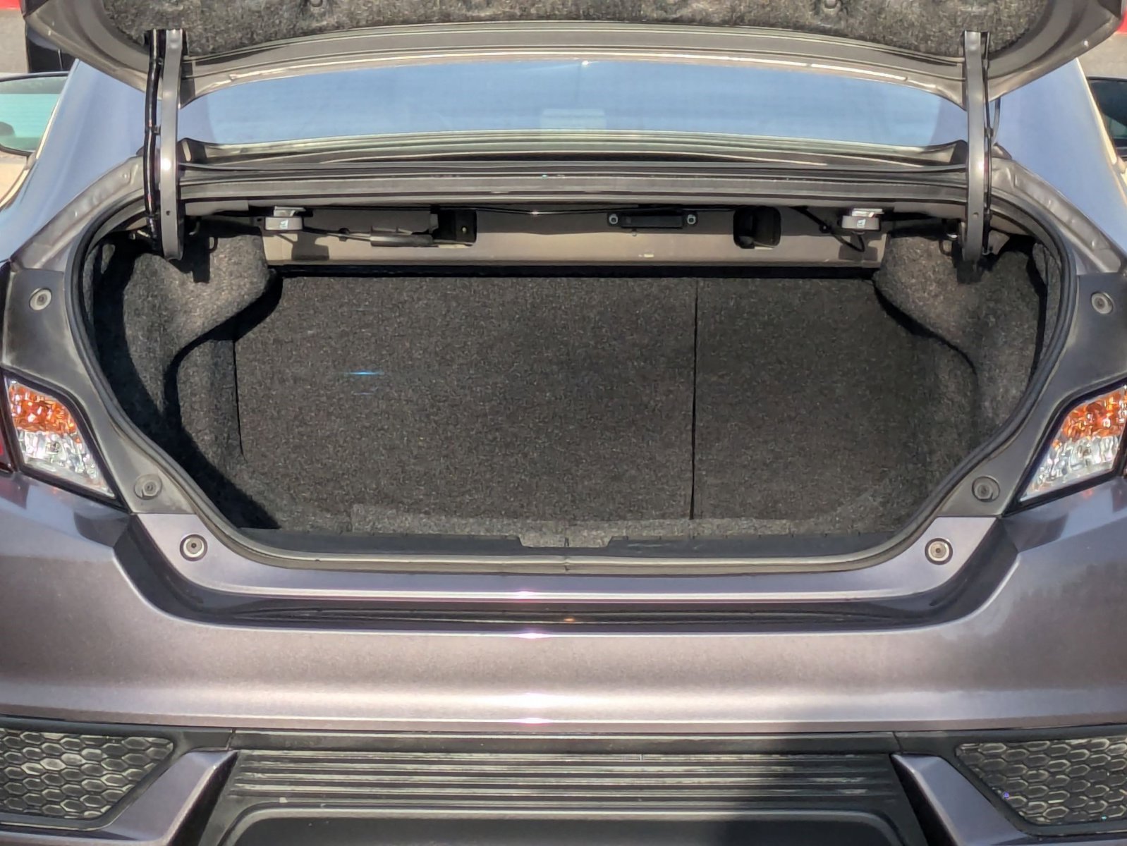 2018 Honda Civic photo 3