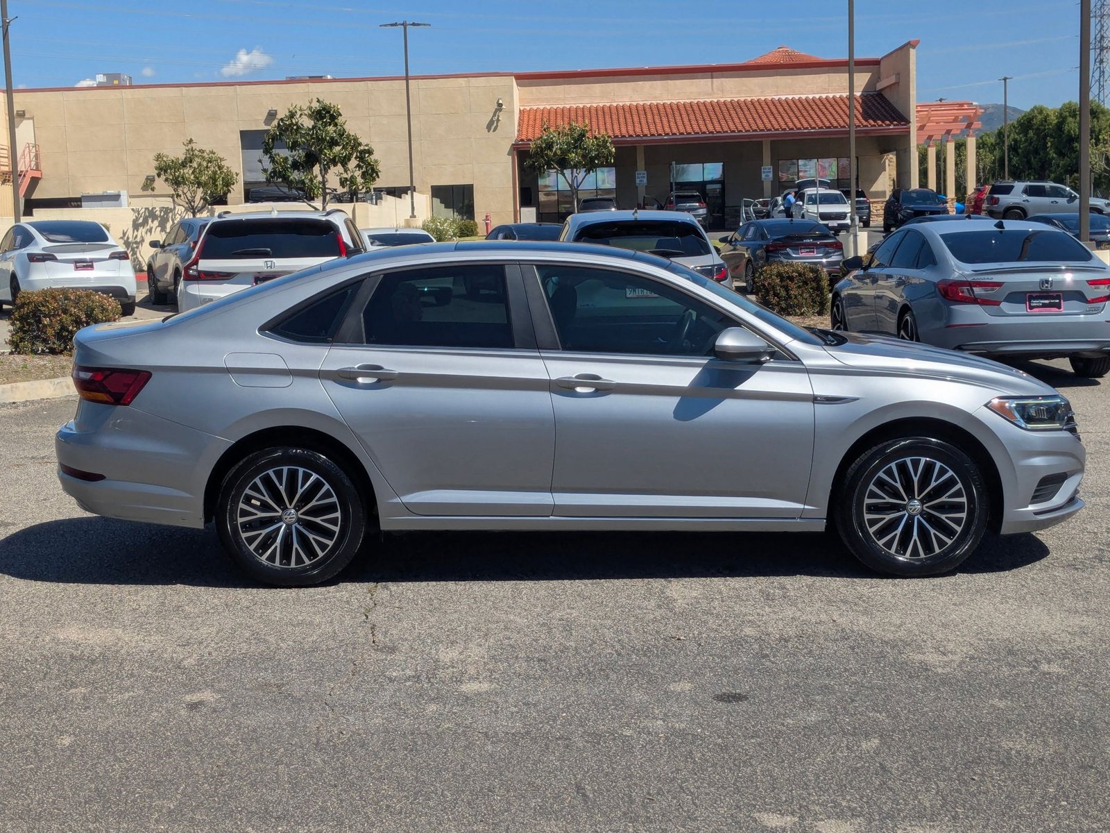 2019 Volkswagen Jetta 1.4T SEL photo 4