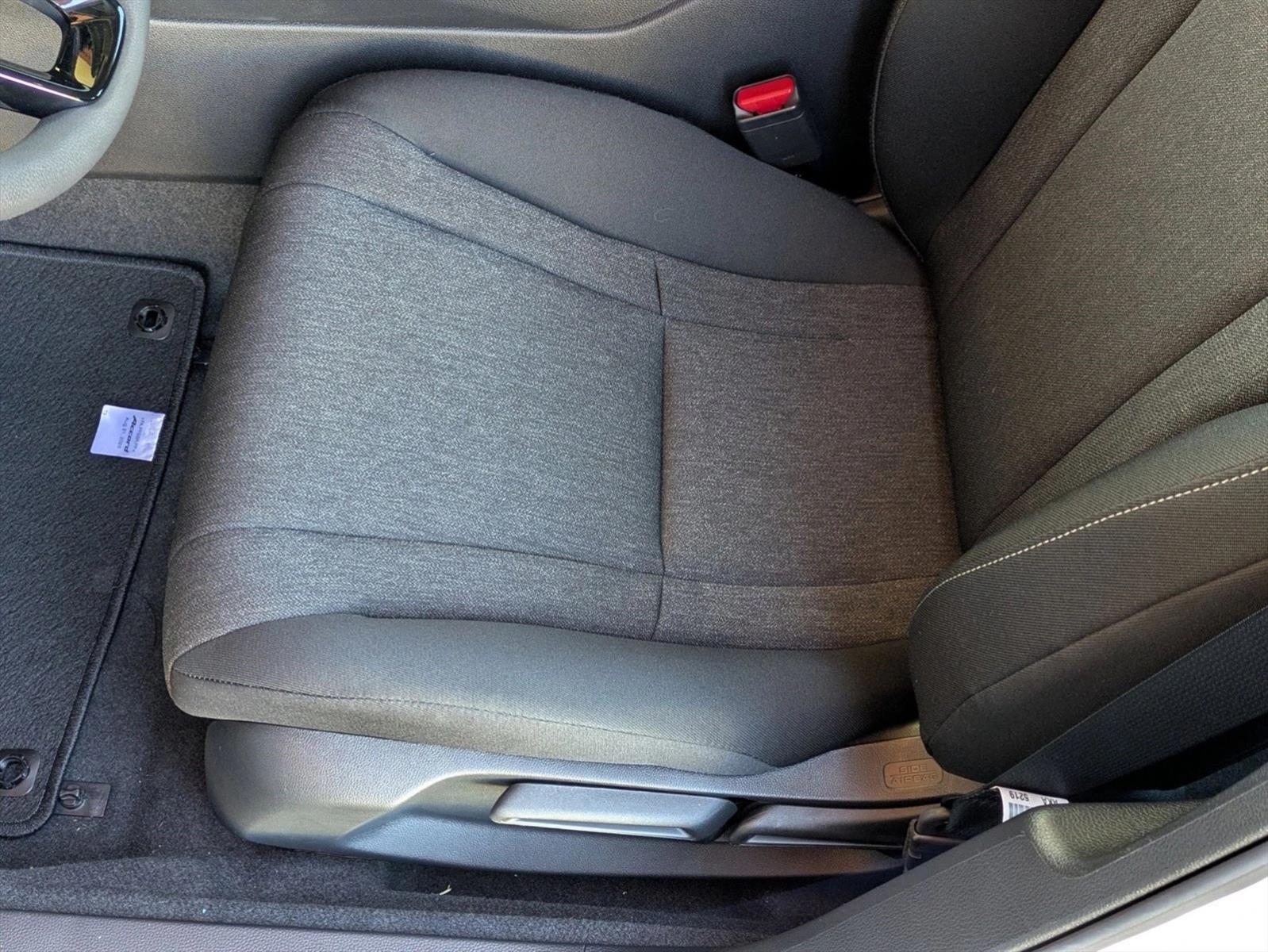 2025 Honda Accord LX photo 4