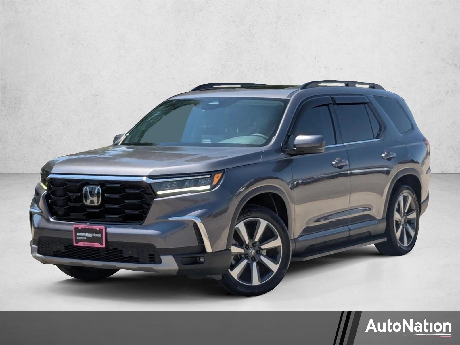 2025 Honda Pilot Touring 2WD's photo