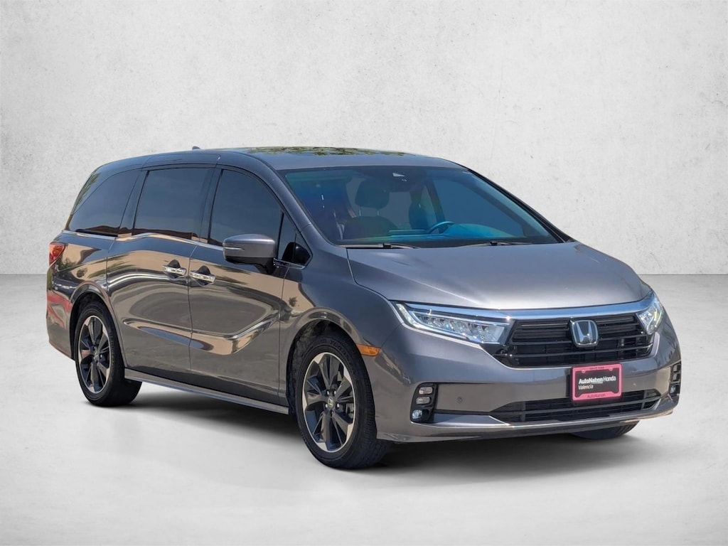 Certified 2024 Honda Odyssey Elite Van