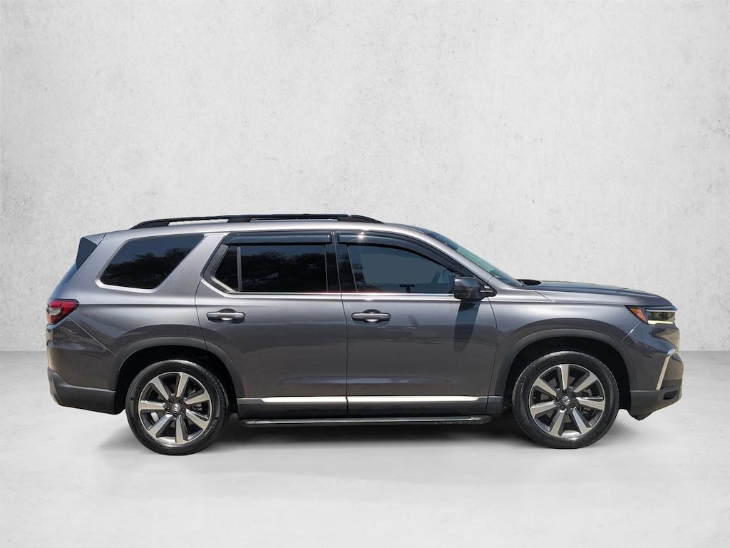 Used 2025 Honda Pilot Touring SUV