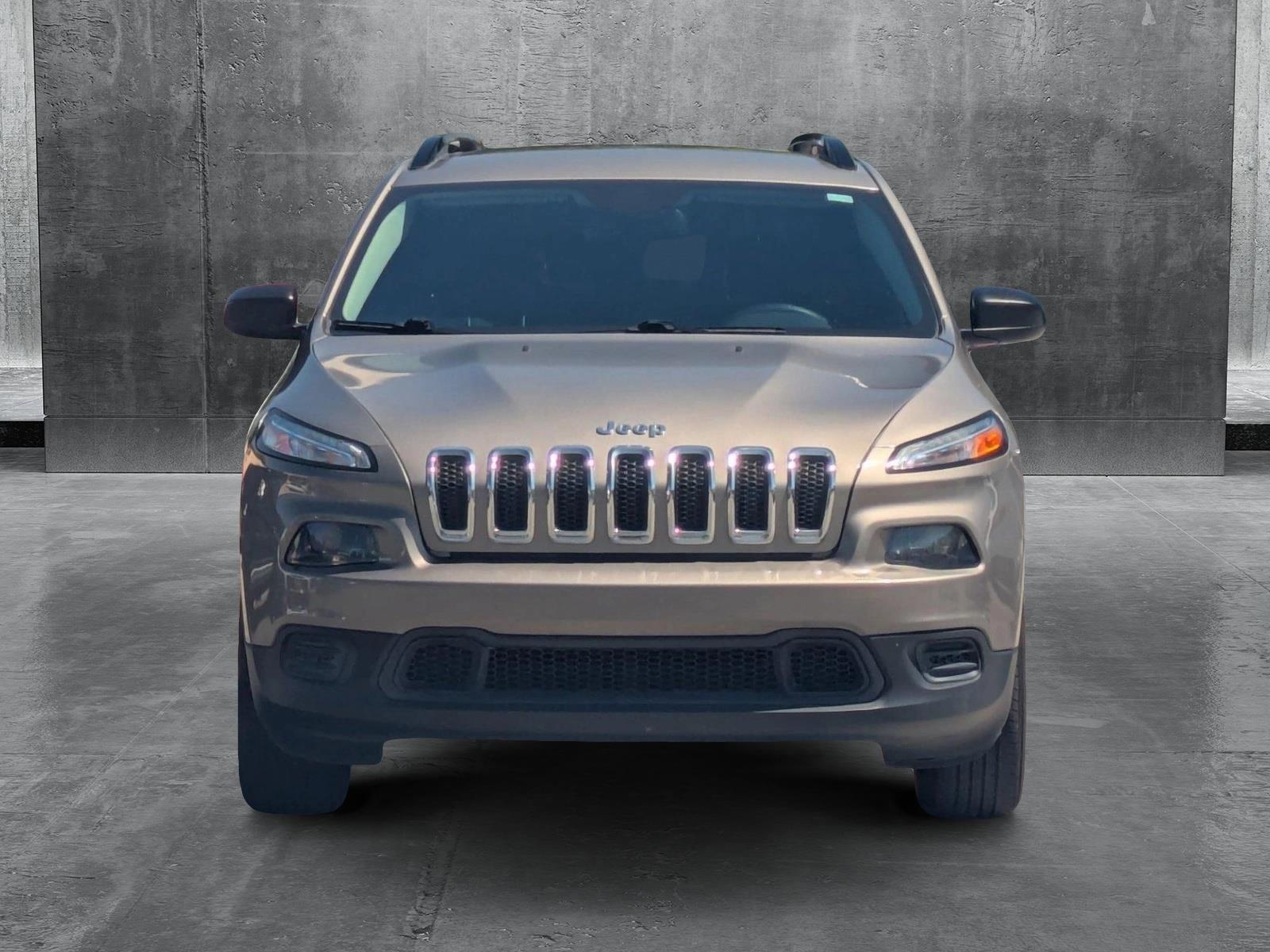 2017 Jeep Cherokee Sport photo 2