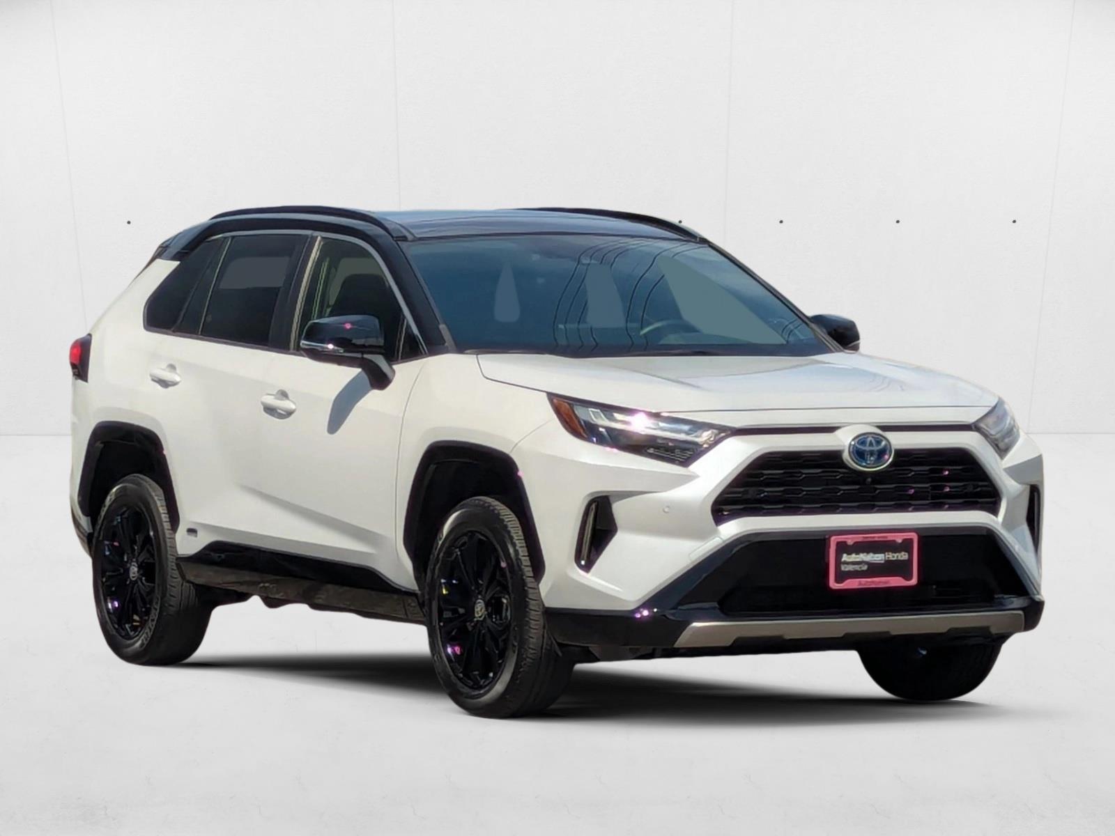 2023 Toyota RAV4 Hybrid XSE photo 3
