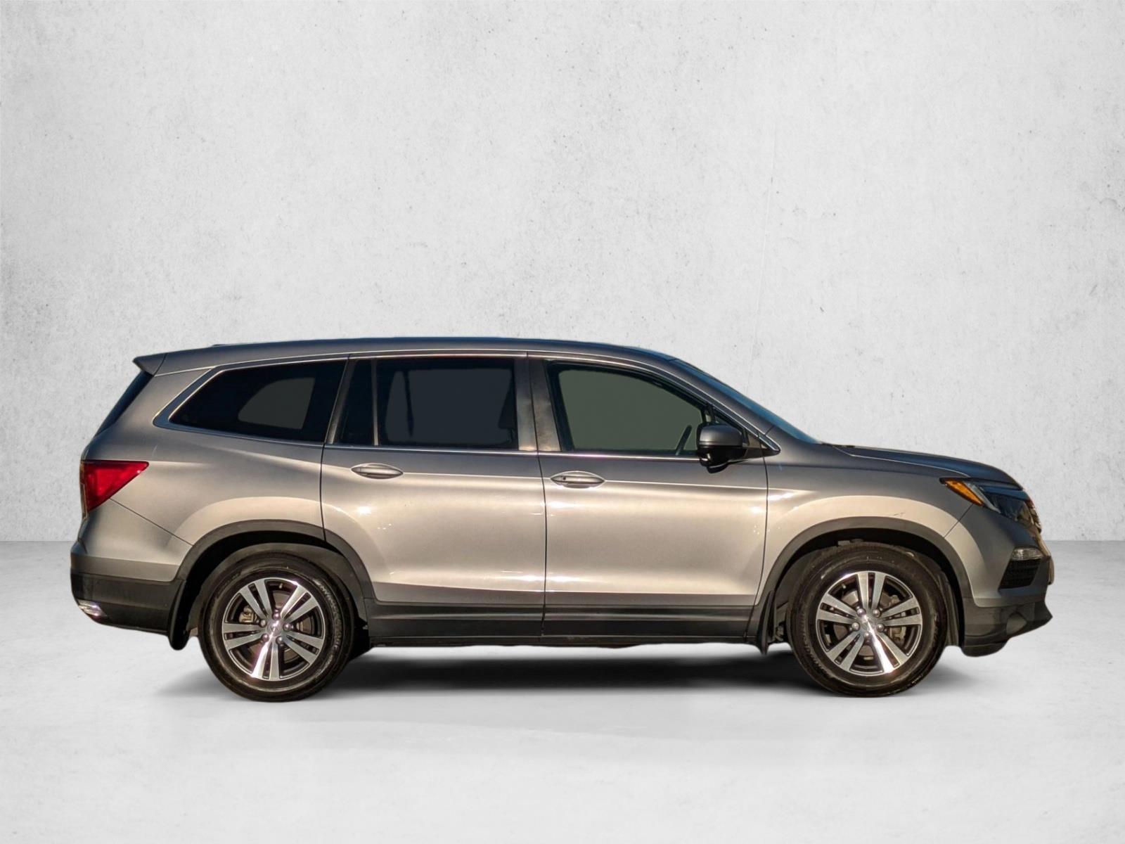 2017 Honda Pilot EX-L photo 4