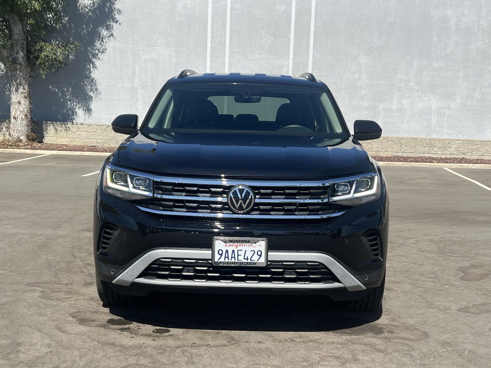 Used 2022 Volkswagen Atlas SE w/Tech with VIN 1V2WP2CA2NC517455 for sale in Valencia, CA