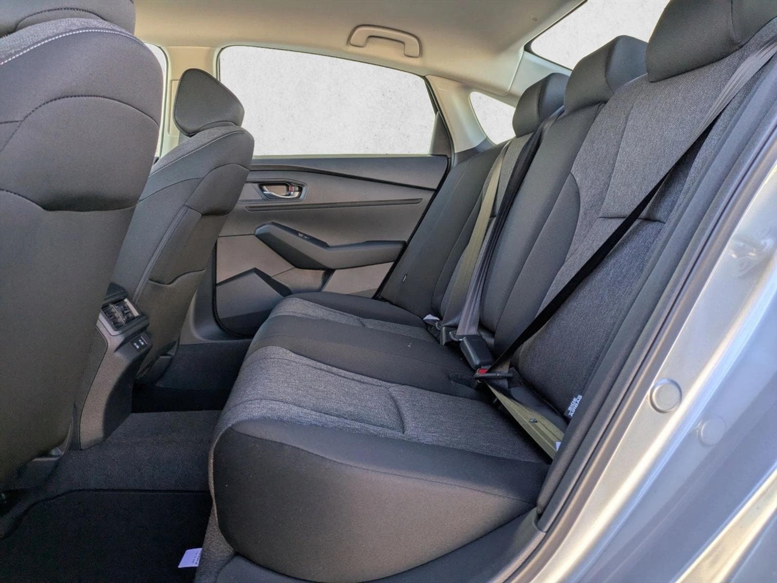 2025 Honda Accord LX - Photo 15