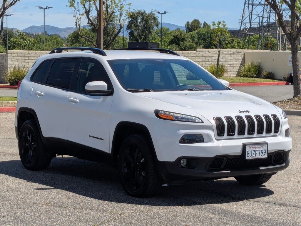 Used 2018 Jeep Cherokee Limited FWD SUV