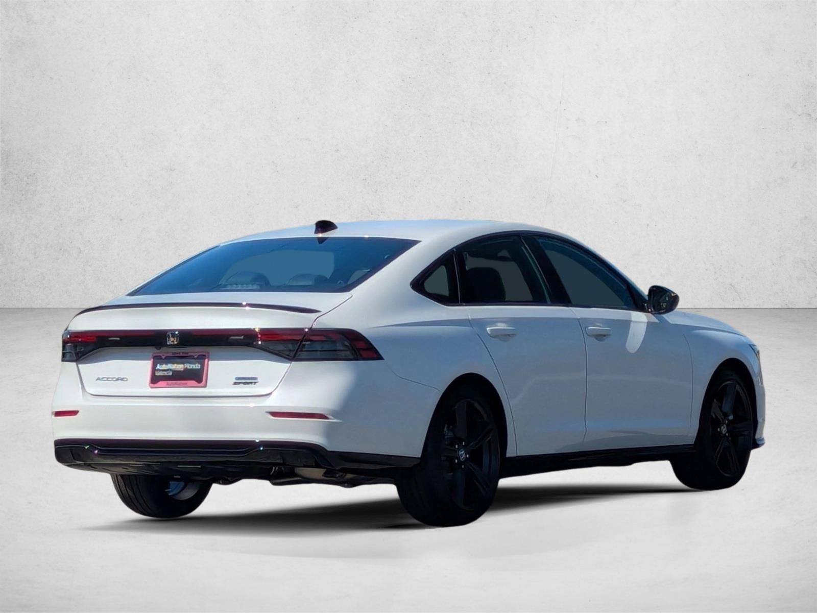 2025 Honda Accord Hybrid Sport-L photo 2