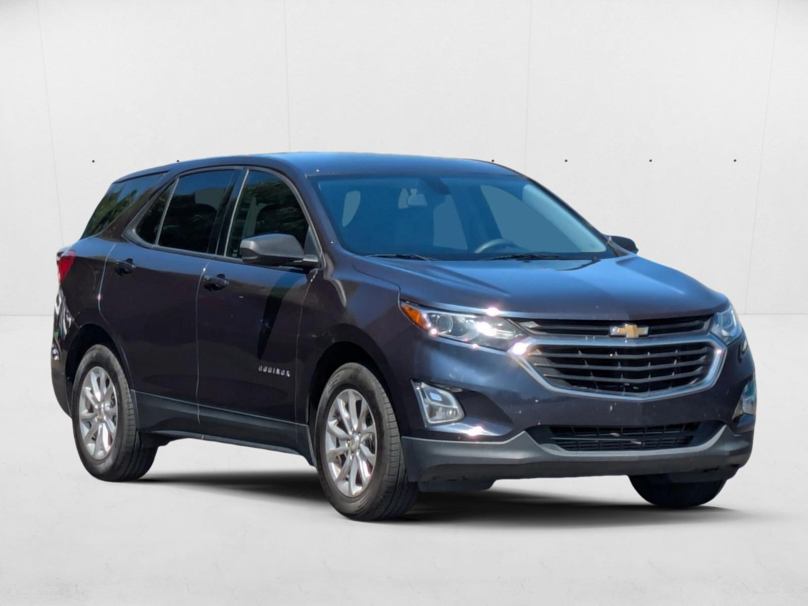 2018 Chevrolet Equinox LS photo 3