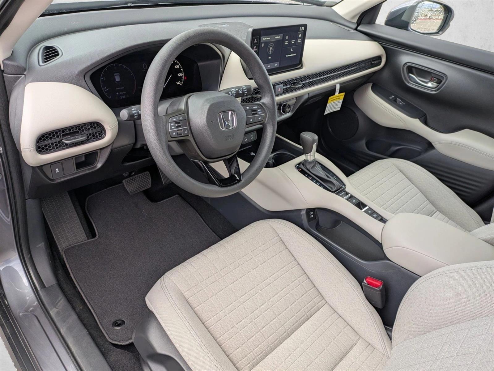 2026 Honda HR-V LX photo 3