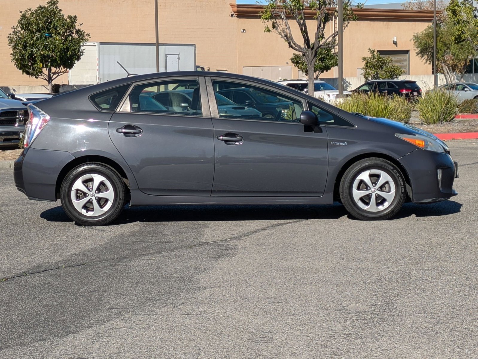 2015 Toyota Prius Four photo 4