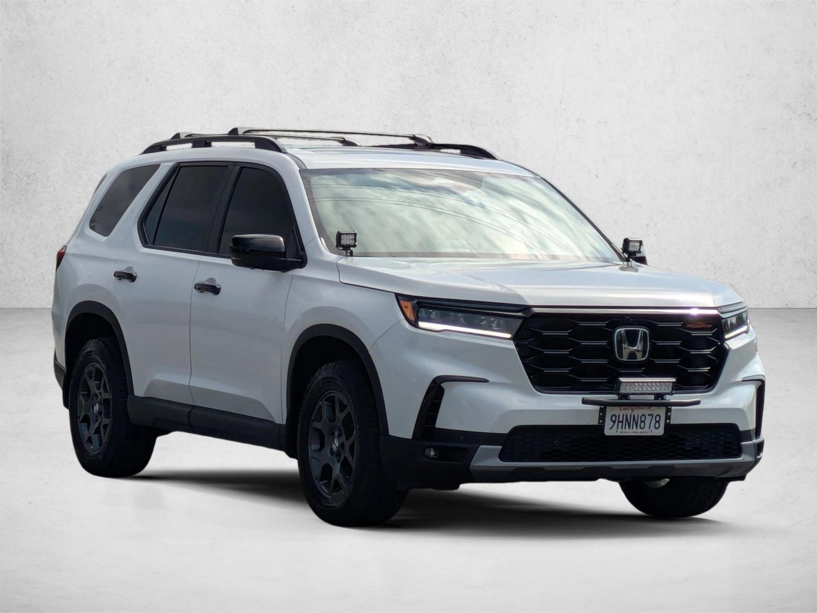 2023 Honda Pilot TrailSport photo 3