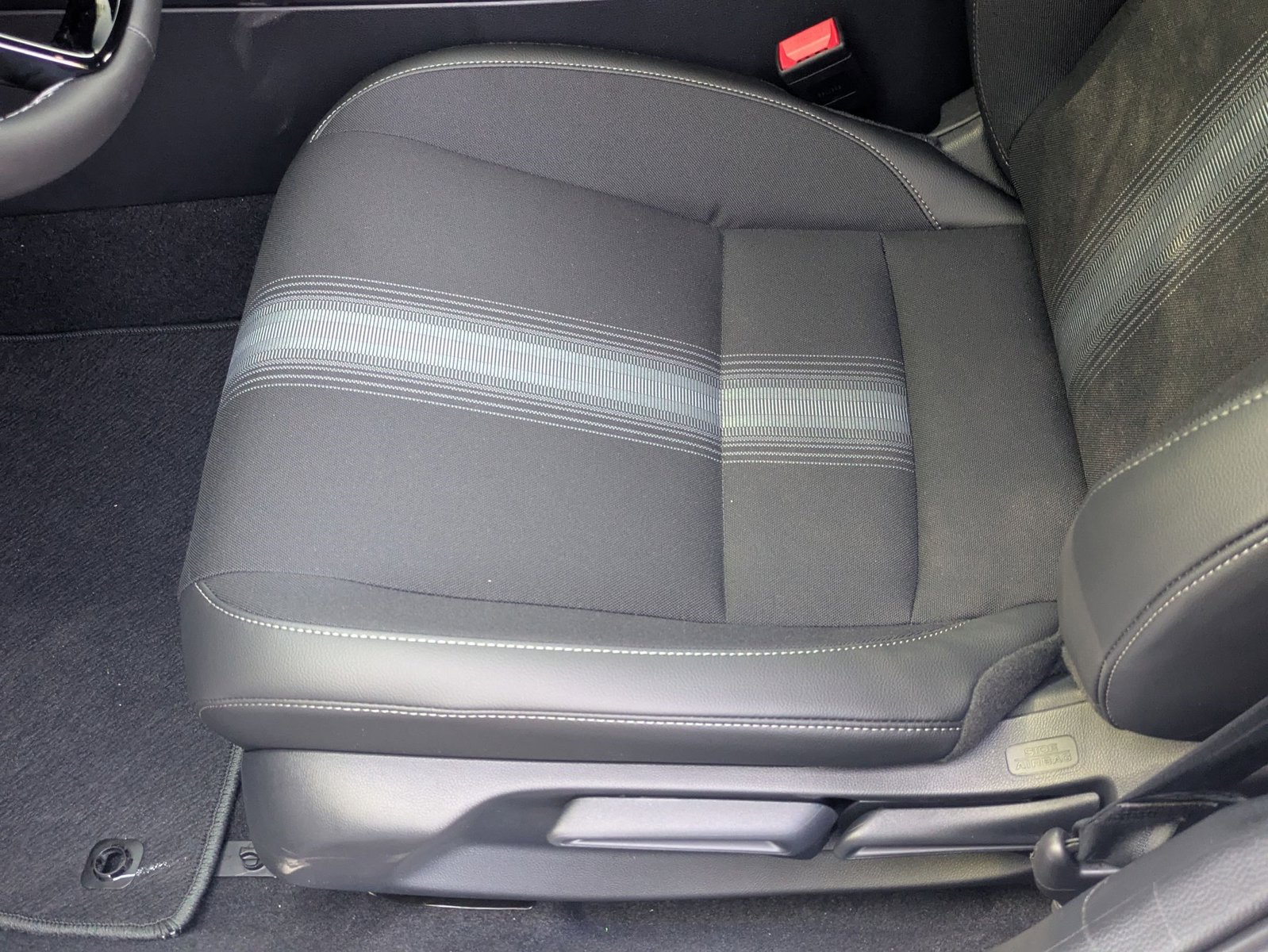2026 Honda Civic Sport Hatchback photo 2