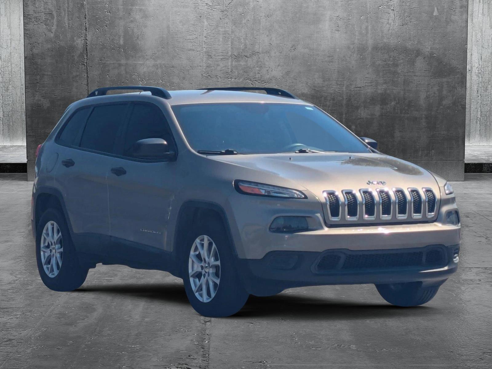 2017 Jeep Cherokee Sport photo 3