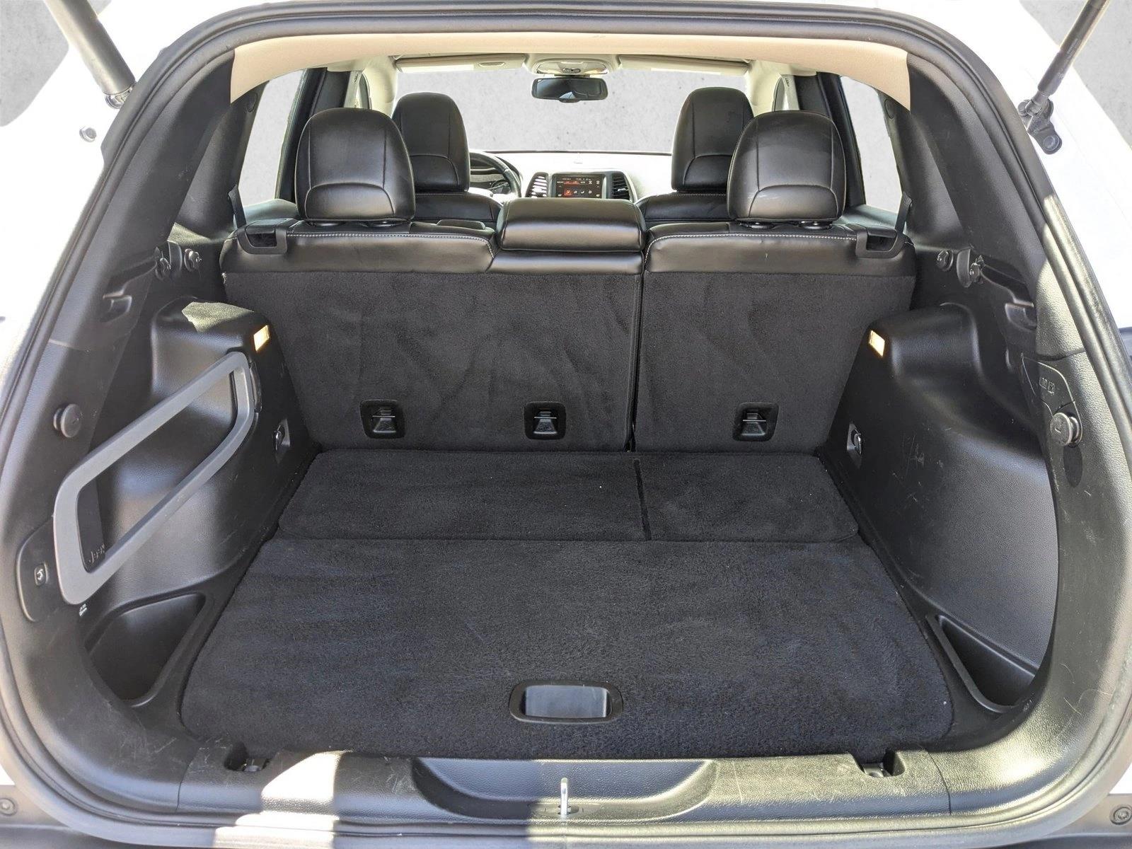 2018 Jeep Cherokee Limited FWD photo 5