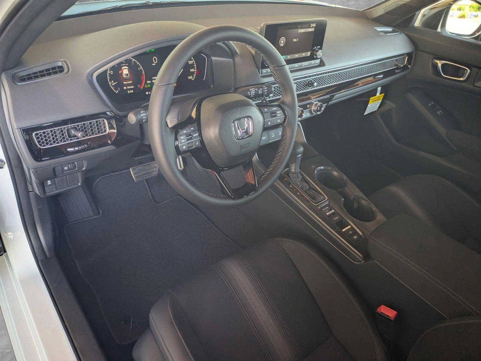 2025 Honda Civic Sport Hatchback photo 3