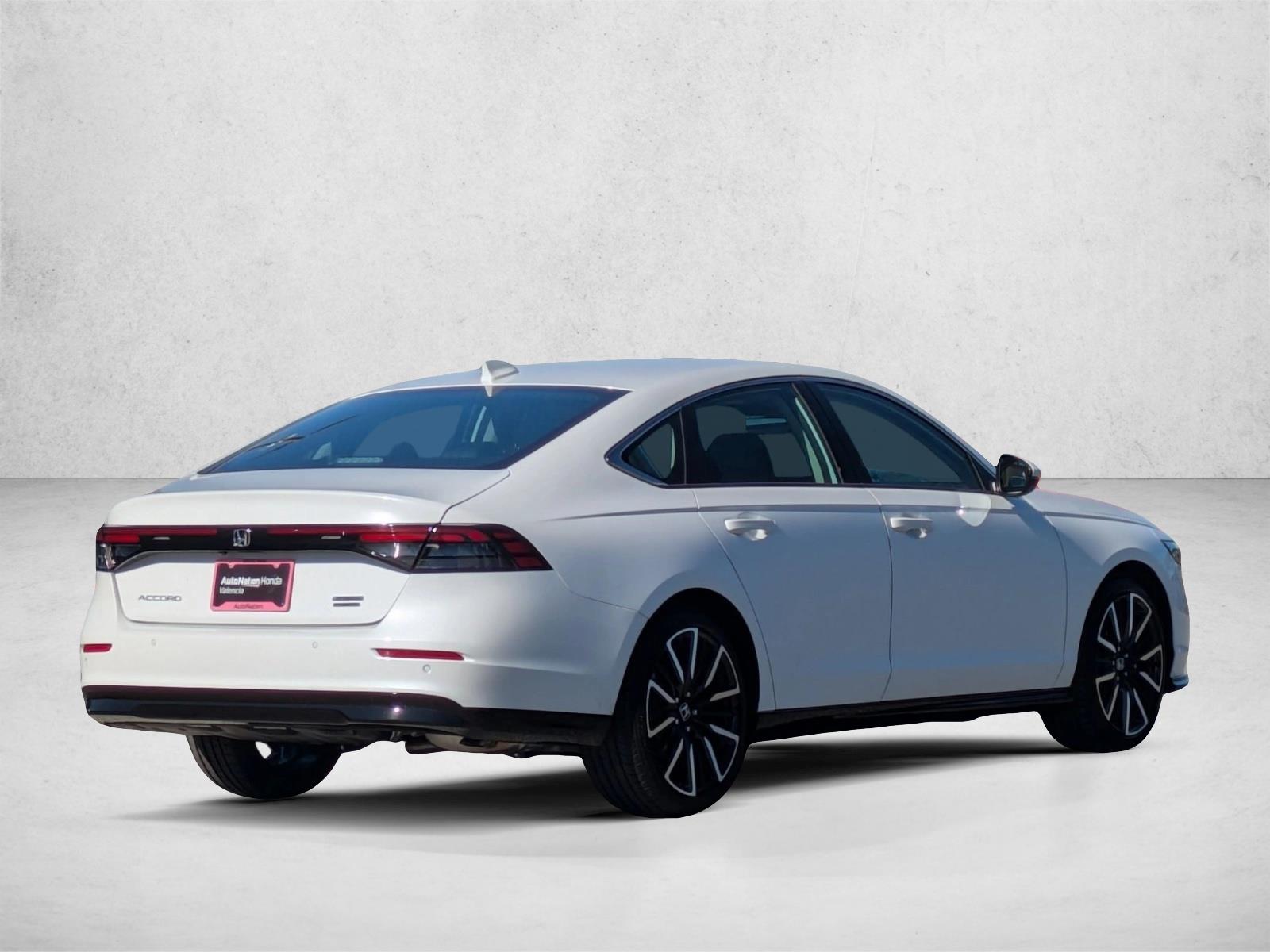 2025 Honda Accord Hybrid Touring photo 2