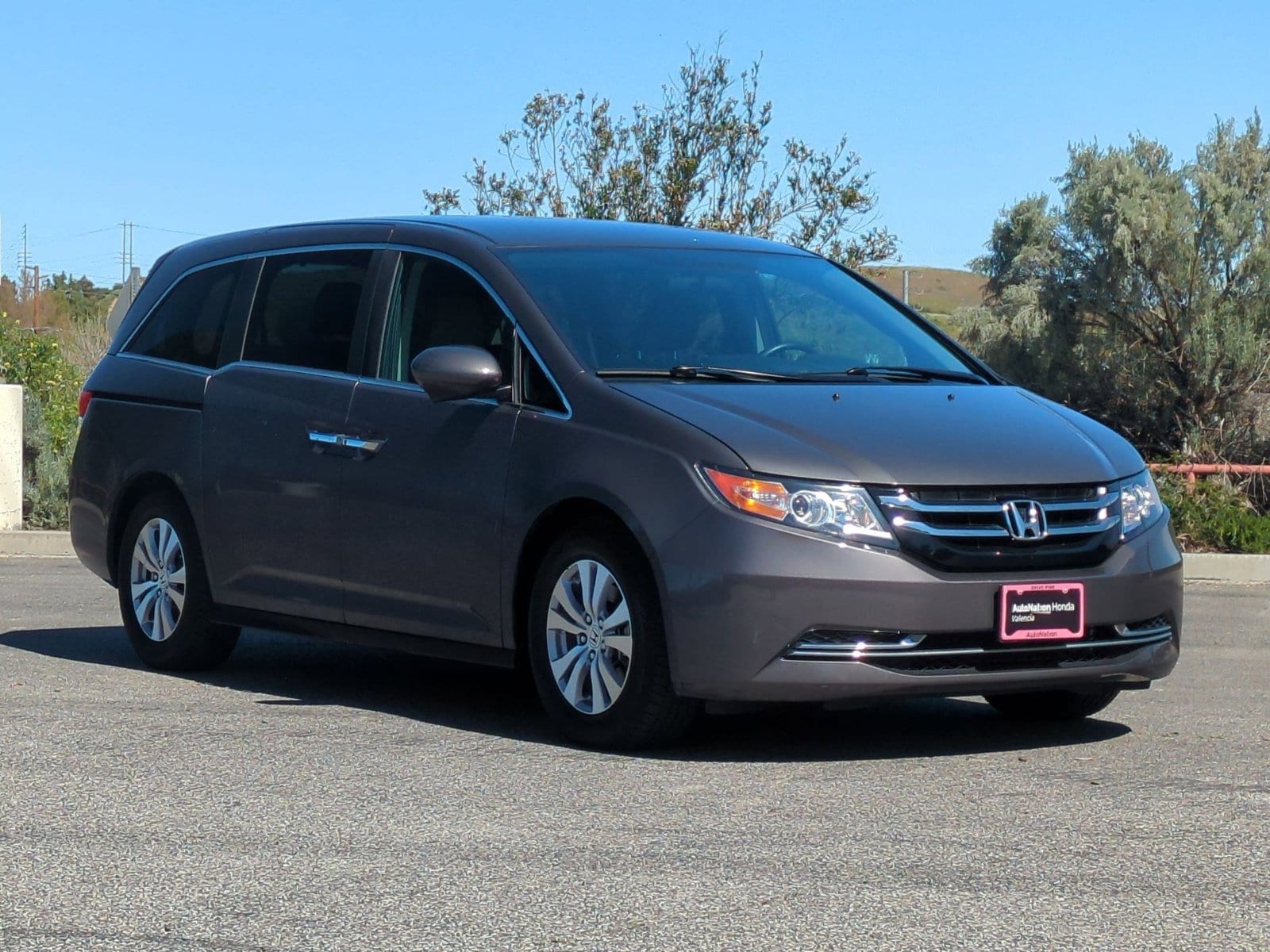 2016 Honda Odyssey SE photo 2