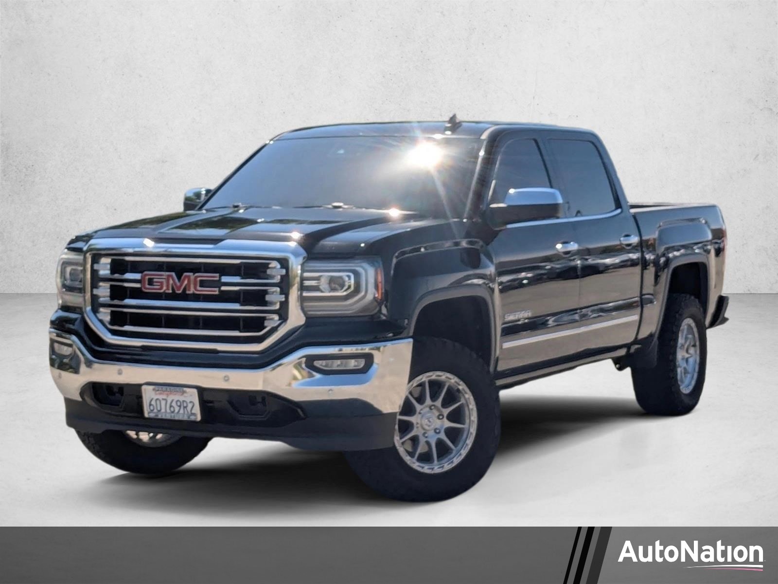 2018 GMC Sierra 2WD Crew Cab Short Box SLT's photo