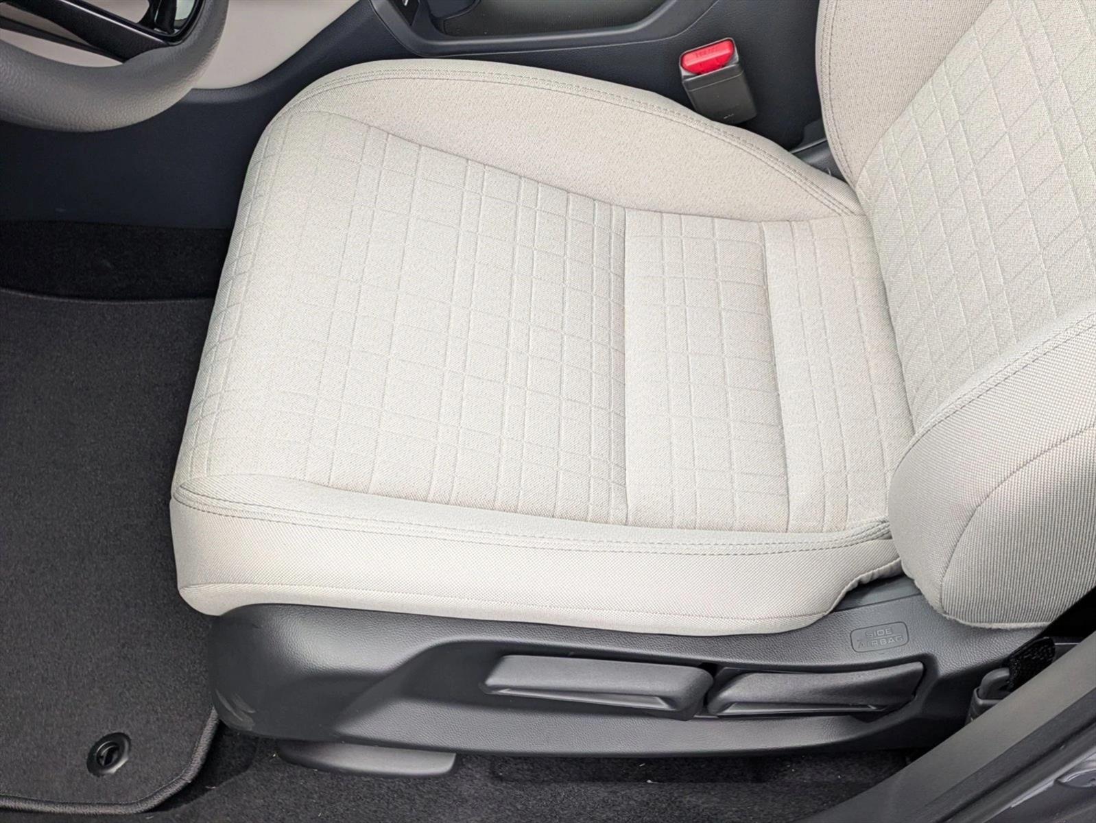 2026 Honda HR-V LX photo 4