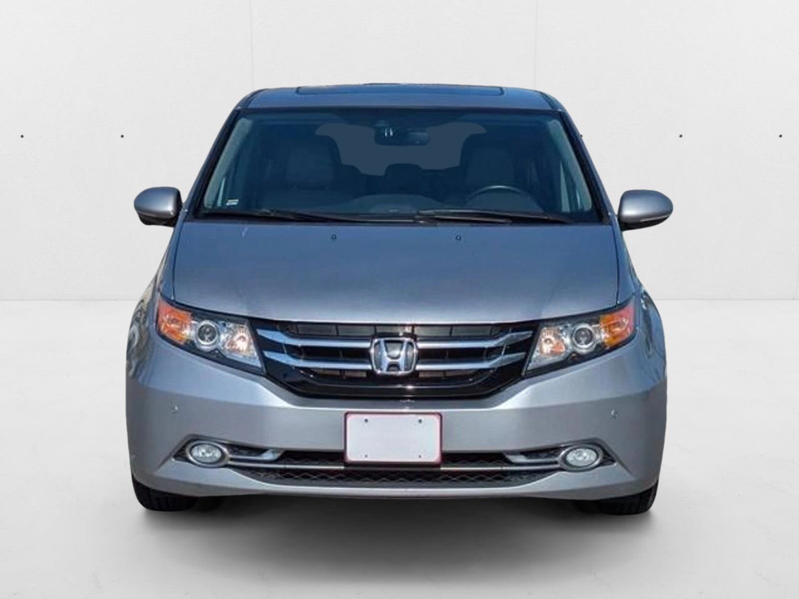 2017 Honda Odyssey Touring photo 2