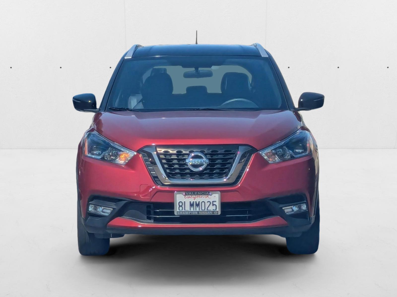 2019 Nissan Kicks SR photo 2