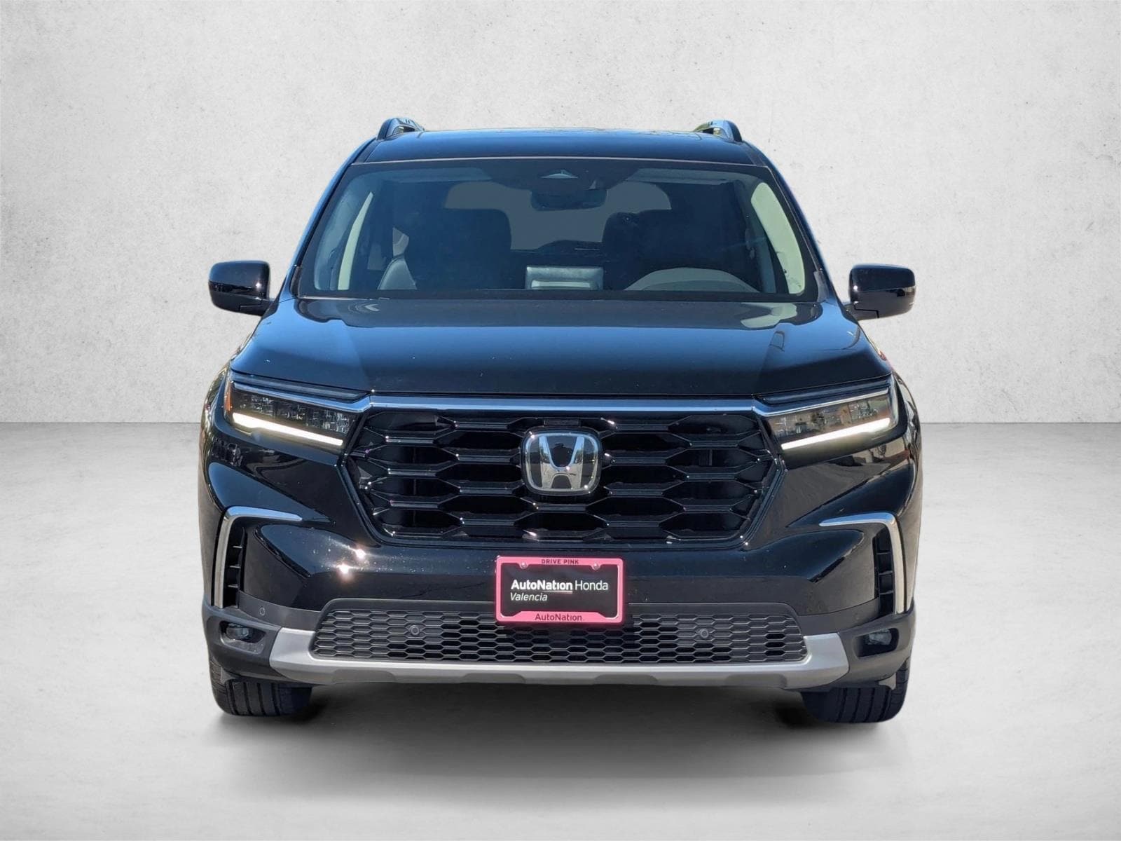 2025 Honda Pilot Touring photo 2