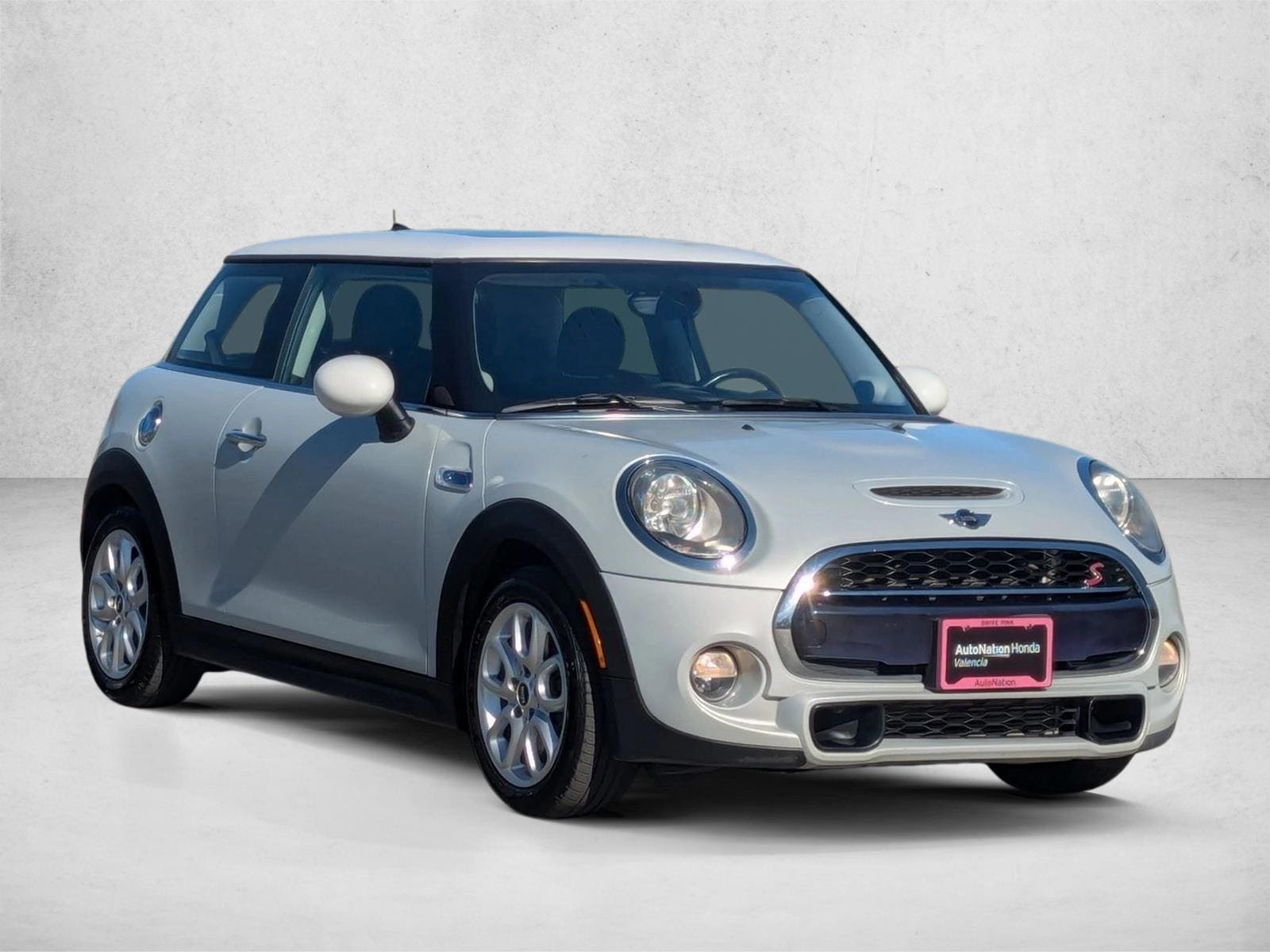 2017 MINI Hardtop 2 Door Cooper S photo 2