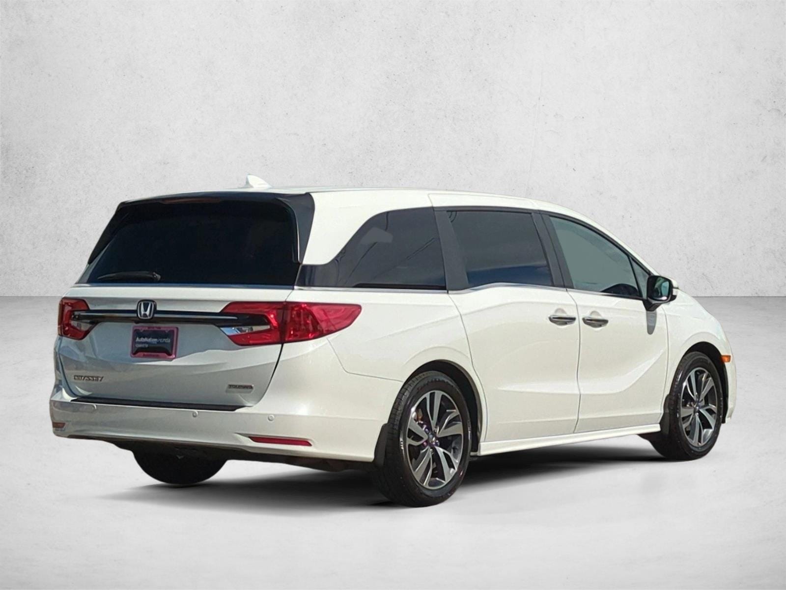 2023 Honda Odyssey Touring photo 4