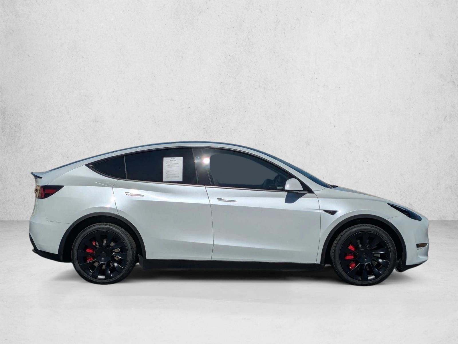 2024 Tesla Model Y Long Range photo 4