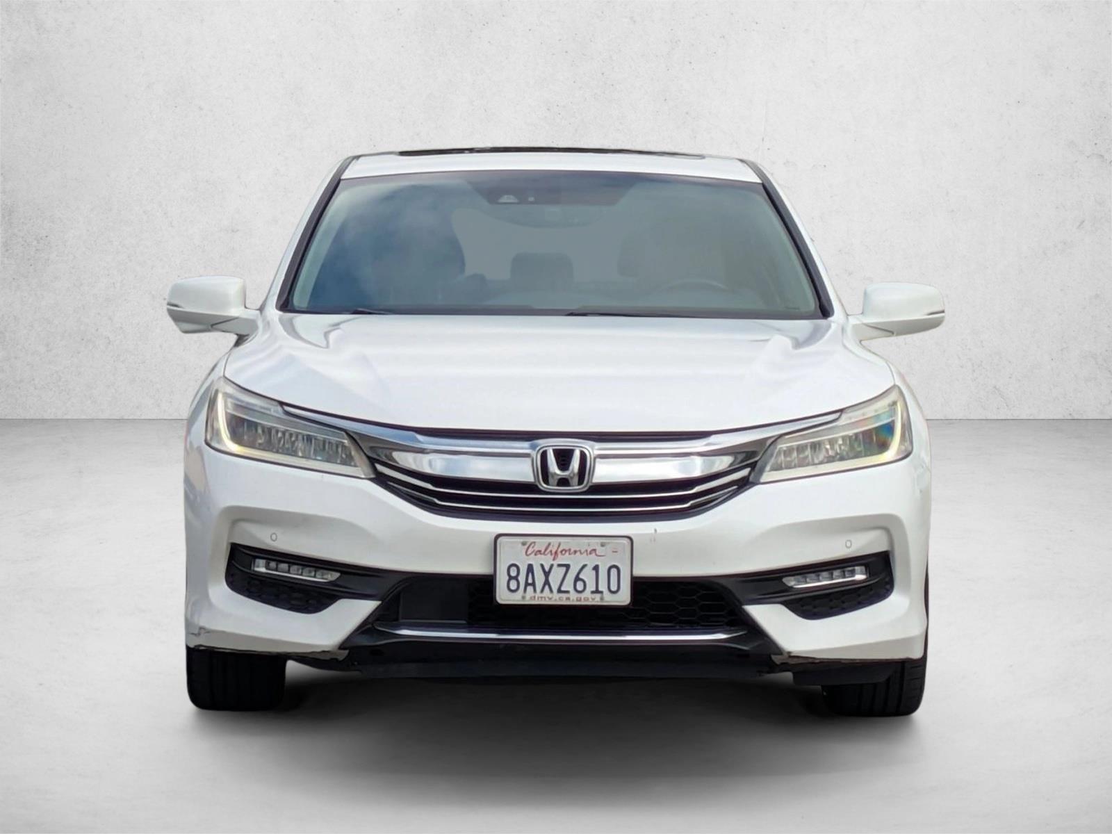 2017 Honda Accord Touring V6 photo 2